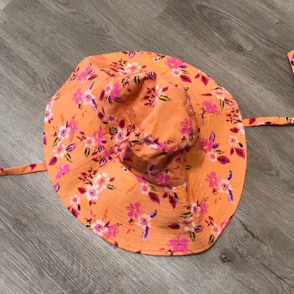 Steve Madden Tropical Bucket Hat Hibiscus Orange main image 4